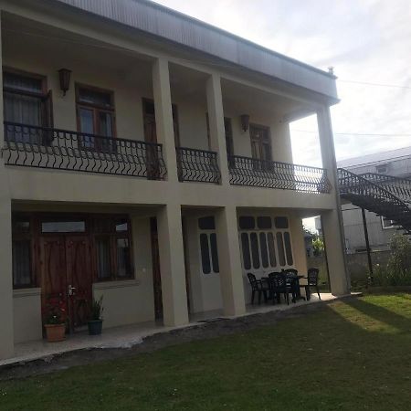 Luka Family Guest House Batoemi Buitenkant foto